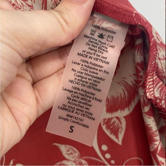 Lularoe Red Allover Floral Print Joy Duster Vest - Picture 4 of 5